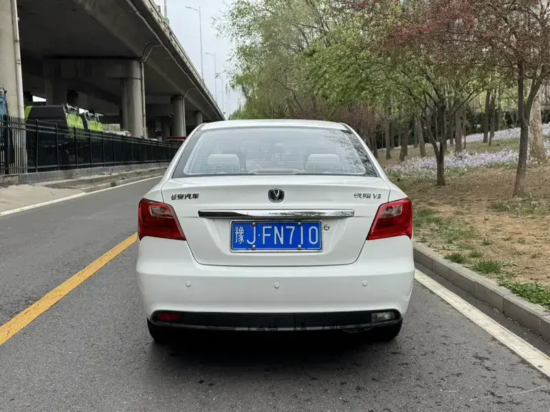 2015 Changan Yuexiang V3 с пробегом 40 000 км
