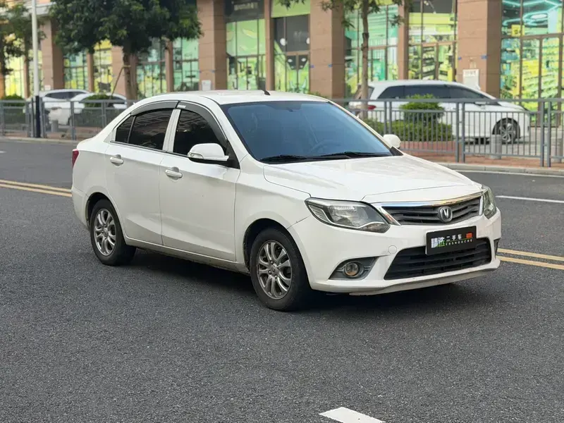 2015 Changan Yuexiang V3 с пробегом 80 000 км