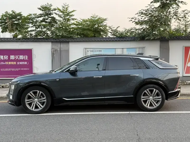 2022 Cadillac IQ Rui Ge с пробегом 20 000 км