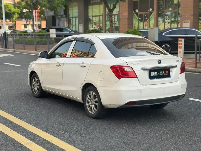 2015 Changan Yuexiang V3 с пробегом 80 000 км