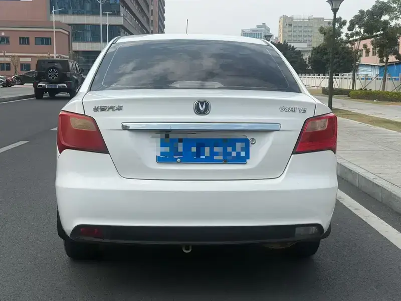 2015 Changan Yuexiang V3 с пробегом 60 000 км