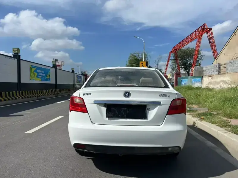 2015 Changan Yuexiang V3 с пробегом 79 000 км