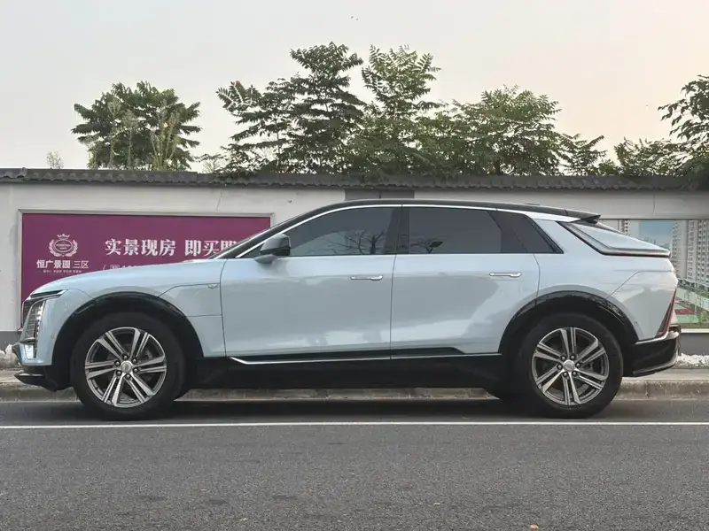 2022 Cadillac IQ Rui Ge с пробегом 51 000 км