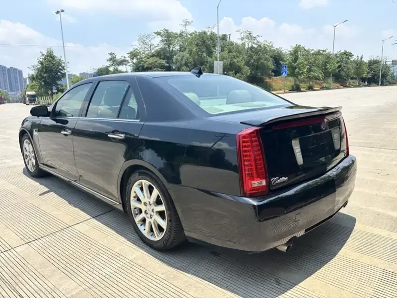 2010 Cadillac SLS с пробегом 200 000 км