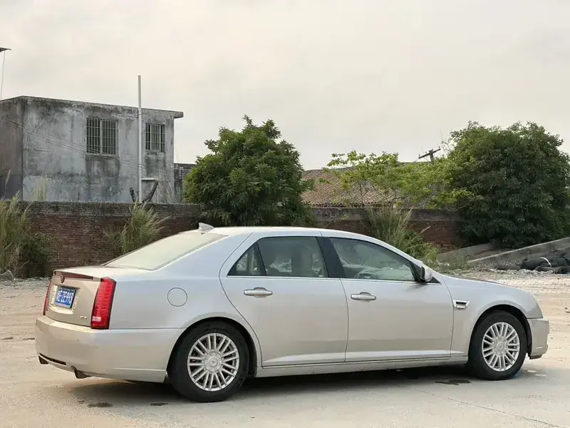 2010 Cadillac SLS с пробегом 152 000 км
