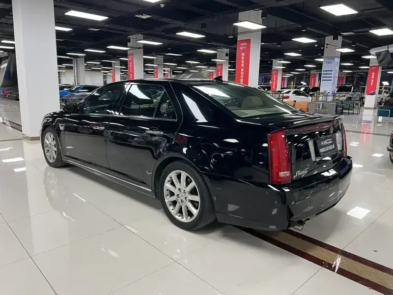 2010 Cadillac SLS с пробегом 205 000 км