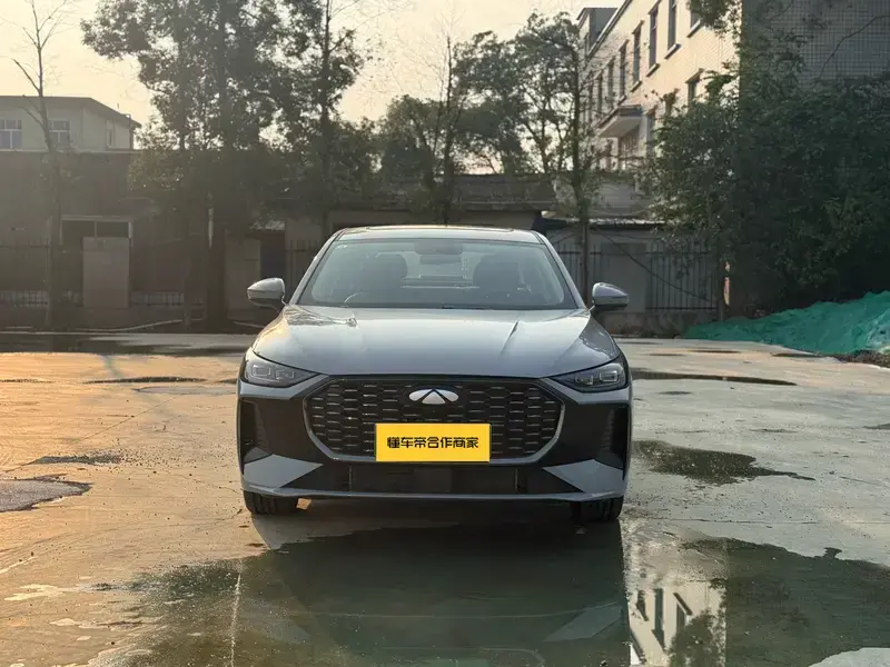 2025 Chery Fengyun A8L с пробегом 5 000 км