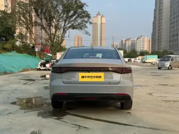 2025 Chery Fengyun A8L с пробегом 5 000 км