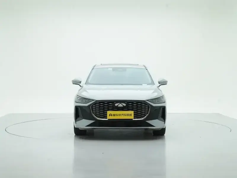 2025 Chery Fengyun A8L с пробегом 16 900 км