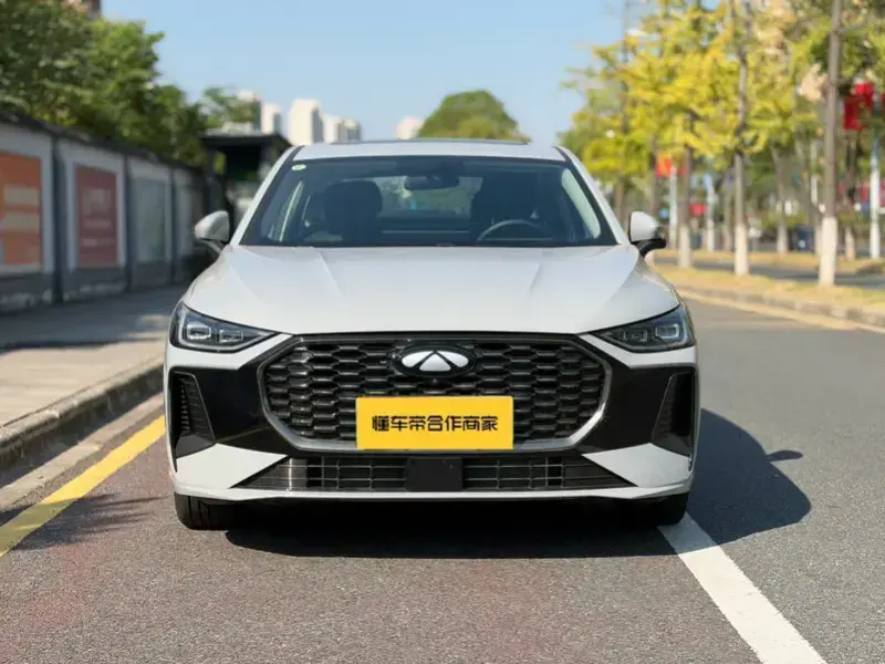 2025 Chery Fengyun A8L с пробегом 2 100 км