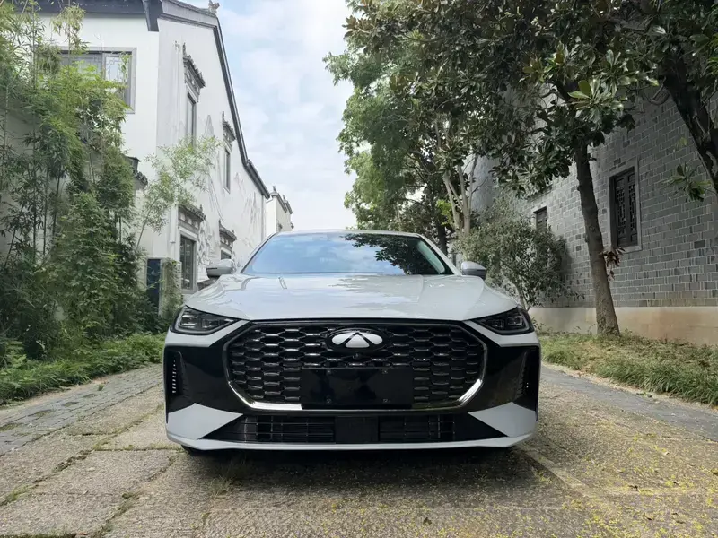 2025 Chery Fengyun A8L с пробегом 19 000 км
