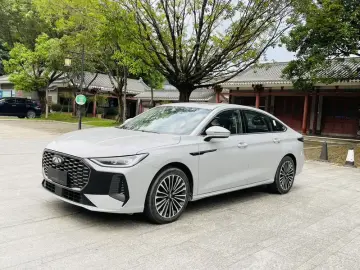 2025 Chery Fengyun A8L с пробегом 10 000 км