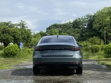 2025 Chery Fengyun A8L с пробегом 9 000 км