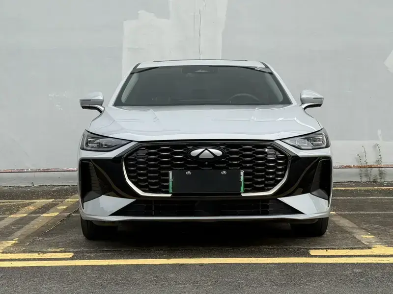 2025 Chery Fengyun A8L с пробегом 7 000 км