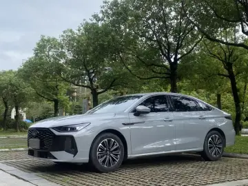 2025 Chery Fengyun A8L с пробегом 12 000 км