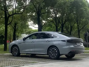 2025 Chery Fengyun A8L с пробегом 12 000 км
