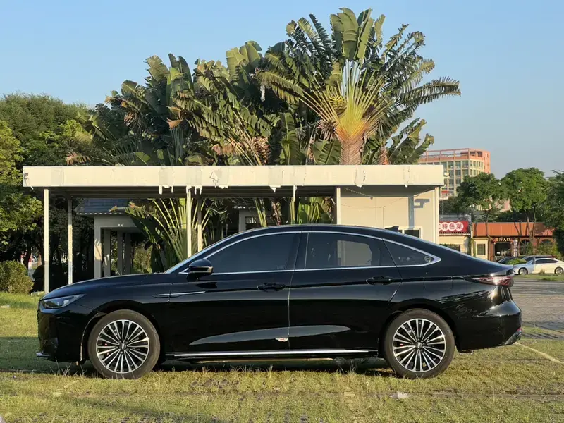 2025 Chery Fengyun A8L с пробегом 10 000 км