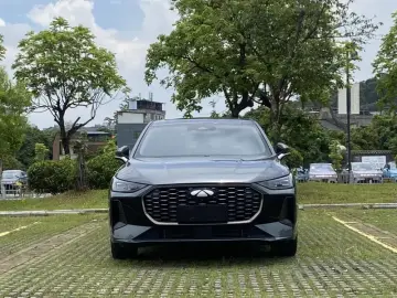 2025 Chery Fengyun A8L с пробегом 10 000 км