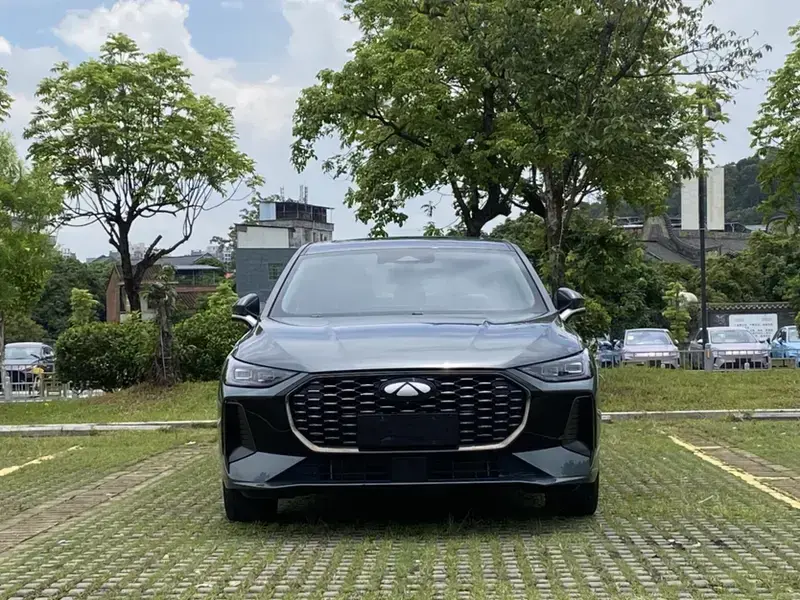 2025 Chery Fengyun A8L с пробегом 10 000 км