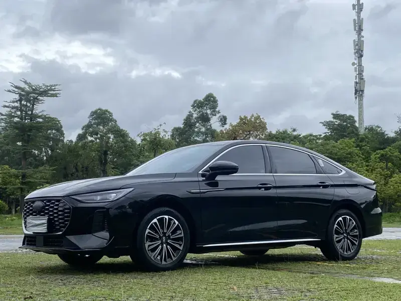 2025 Chery Fengyun A8L с пробегом 10 000 км