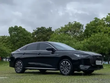 2025 Chery Fengyun A8L с пробегом 10 000 км