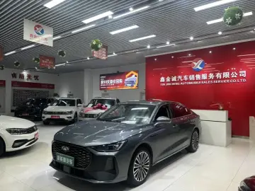 2025 Chery Fengyun A8L с пробегом 9 000 км