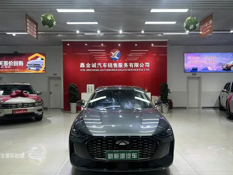 2025 Chery Fengyun A8L с пробегом 9 000 км