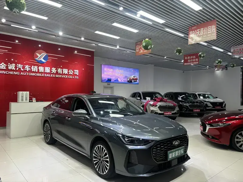 2025 Chery Fengyun A8L с пробегом 9 000 км