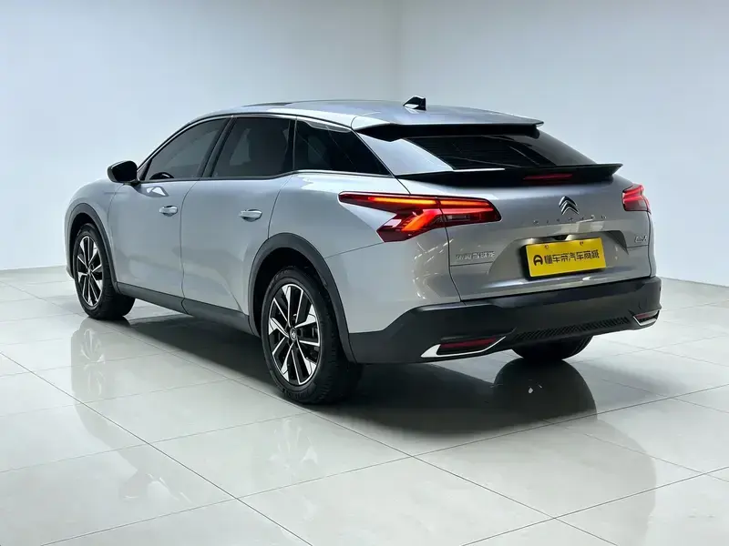 2023 Citroen Versailles C5 X с пробегом 20 400 км