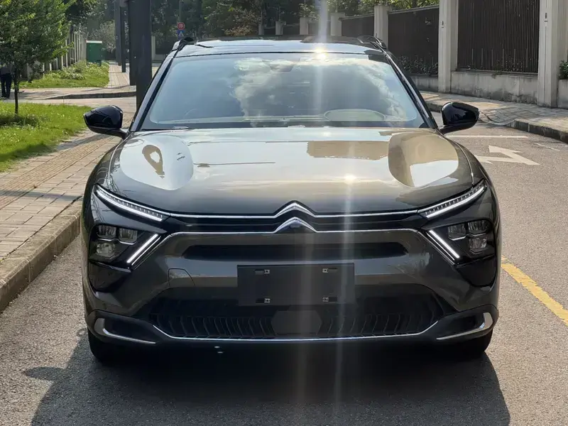 2023 Citroen Versailles C5 X с пробегом 23 000 км