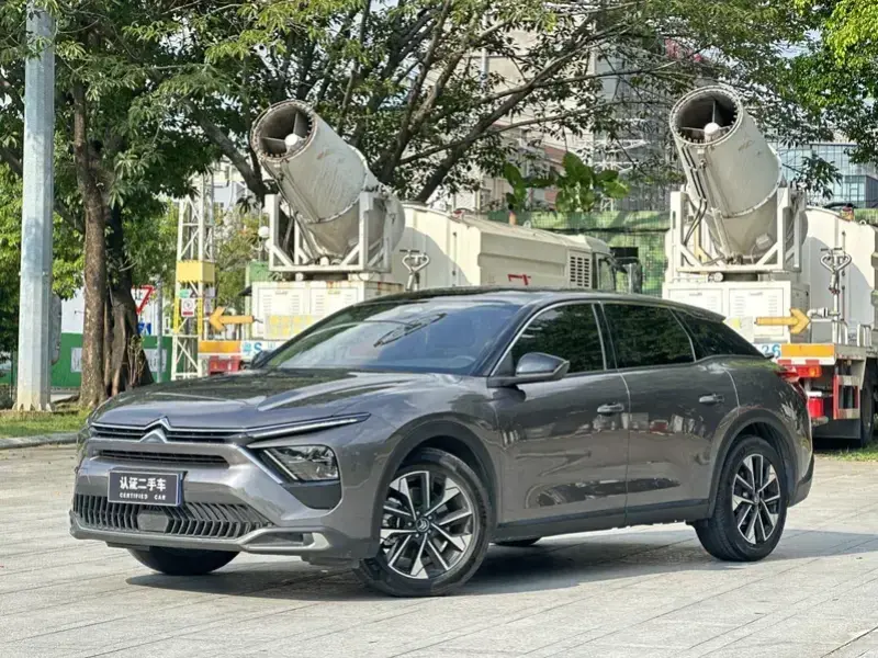 2023 Citroen Versailles C5 X с пробегом 13 000 км