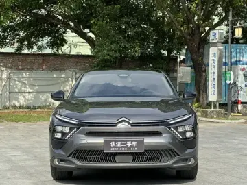 2023 Citroen Versailles C5 X с пробегом 13 000 км