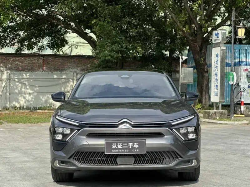 2023 Citroen Versailles C5 X с пробегом 13 000 км