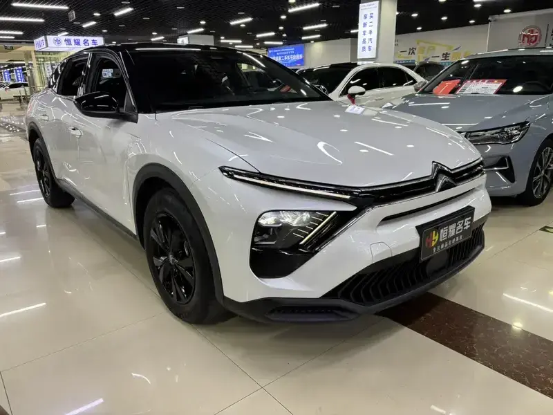 2024 Citroen Versailles C5 X с пробегом 24 600 км