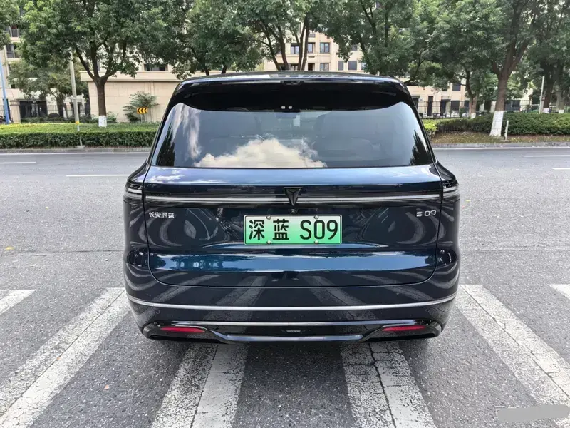2025 Changan Deep Blue S09 с пробегом 11 000 км