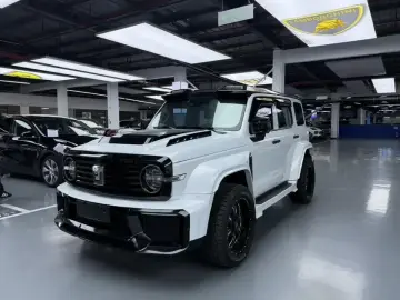 Crossboundary Auto Co-created Tank 300