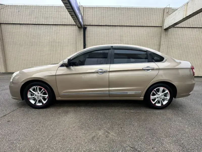 2012 Dongfeng Dongfeng Fengshen A60 с пробегом 98 000 км