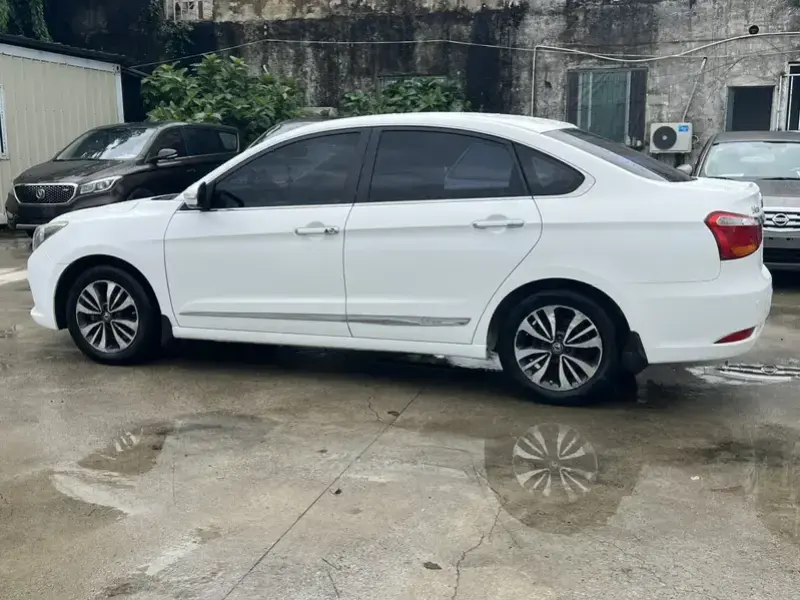 2016 Dongfeng Dongfeng Fengshen A60 с пробегом 100 000 км