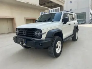 Crossboundary Auto Co-created Tank 300