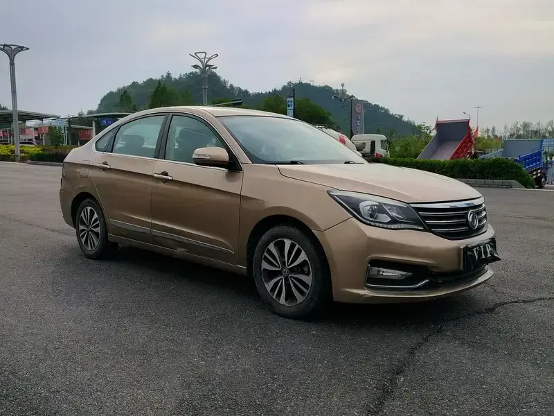 2016 Dongfeng Dongfeng Fengshen A60 с пробегом 80 000 км