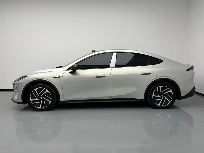 2026 Changan DeepBlue L06 с пробегом 1 500 км