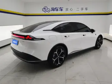 2025 Changan Shenlan L07 с пробегом 16 000 км