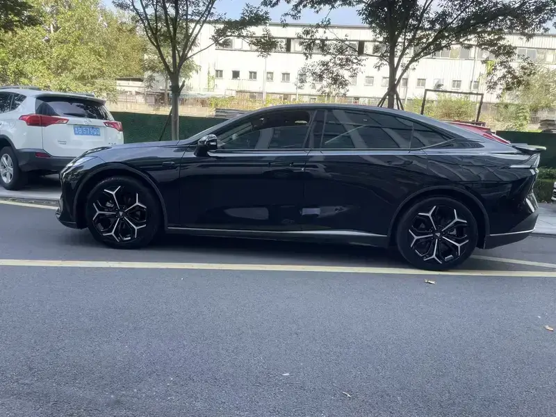 2025 Changan Shenlan L07 с пробегом 18 000 км
