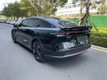 2025 Changan Shenlan L07 с пробегом 18 000 км