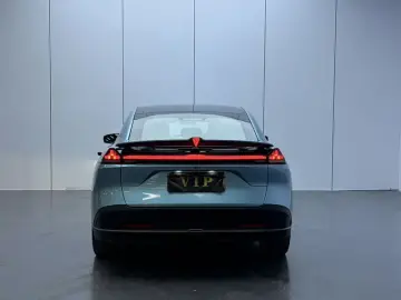 2025 Changan Shenlan L07 с пробегом 17 000 км