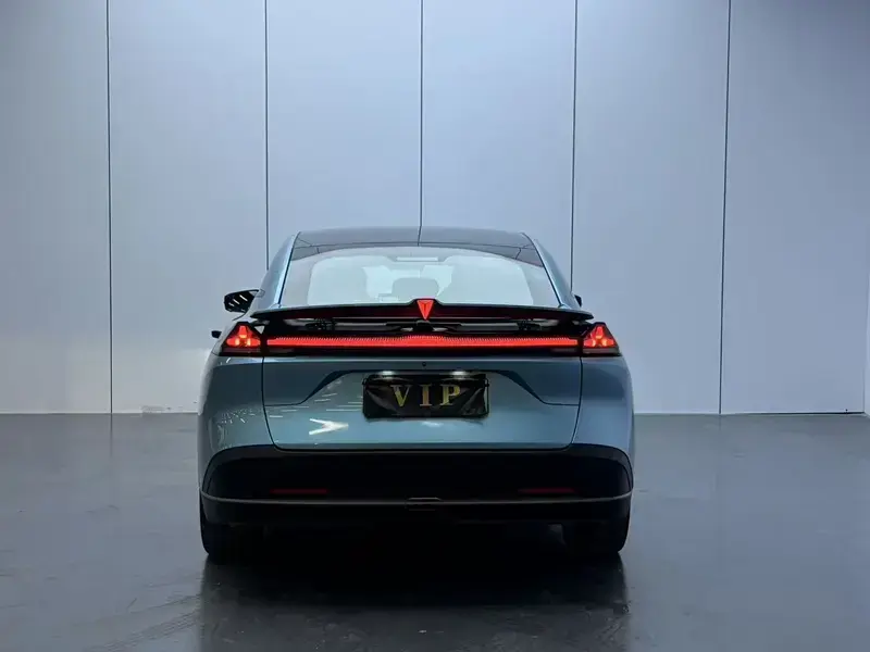 2025 Changan Shenlan L07 с пробегом 17 000 км