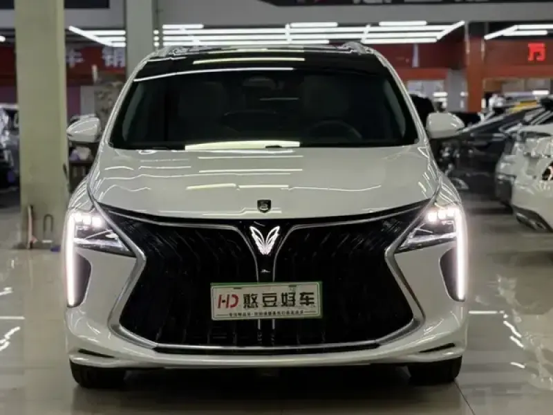 2022 Forthing Fengxing Youting New Energy с пробегом 11 000 км