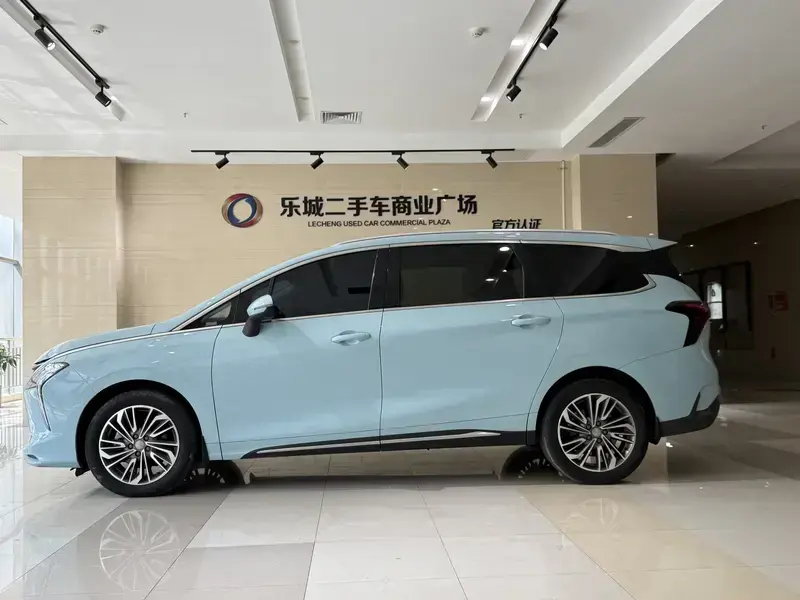 2022 Forthing Fengxing Youting New Energy с пробегом 93 000 км