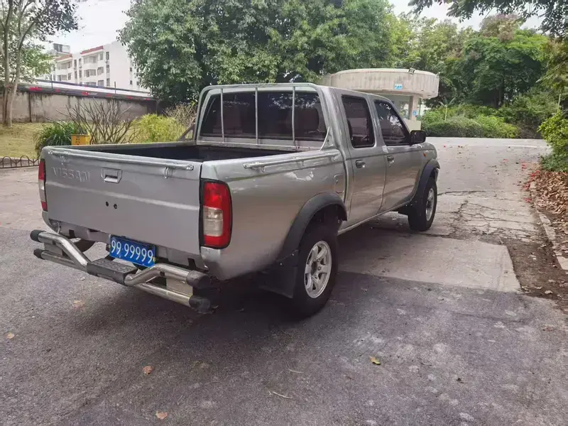 2013 Dongfeng Ruiqi с пробегом 100 000 км