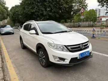 2016 Dongfeng Dongfeng Fengshen AX3 с пробегом 110 000 км